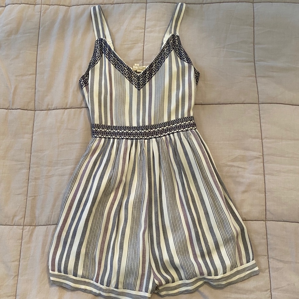 🦋3/$20 Romper *with pockets*
